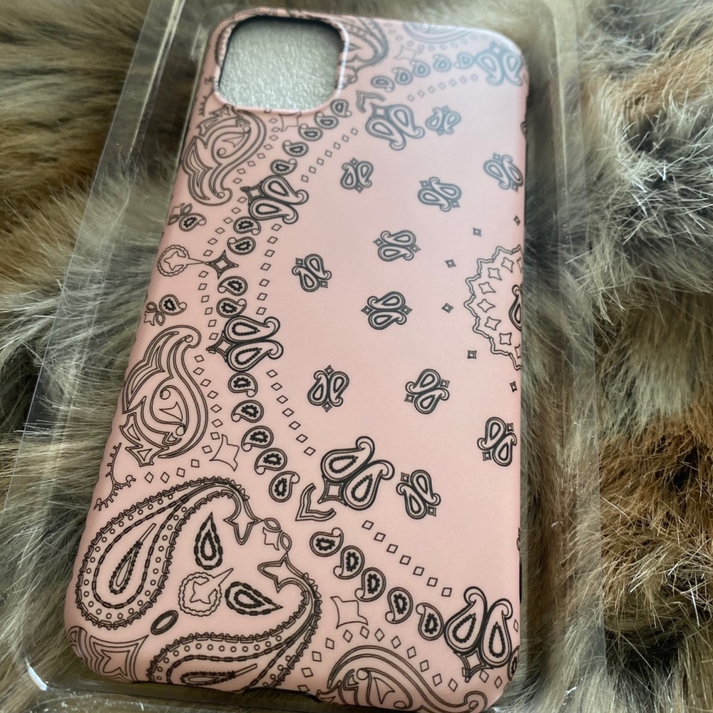 iPhone 11 case pink bandanna pattern‼️